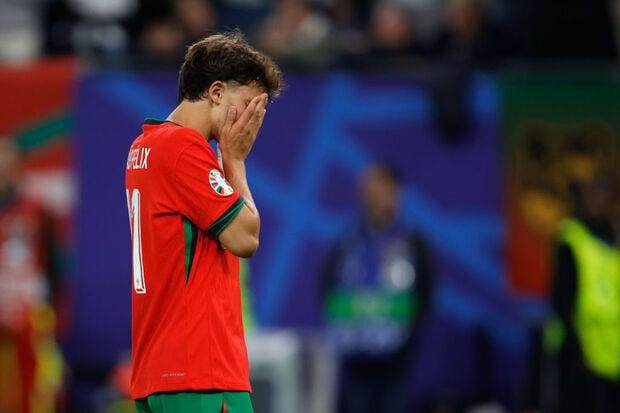 开云APP-B席B费踢得可以 佩佩离开后后防无忧 维蒂尼亚棒！