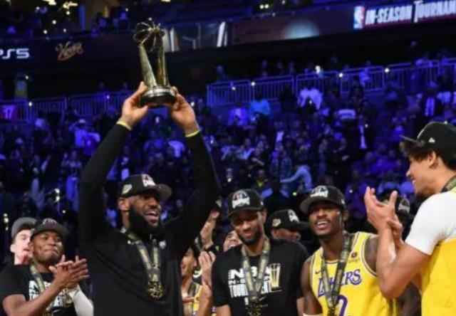 开云登录-赛季半程开香槟的湖人 正向附加赛区域迅猛坠落